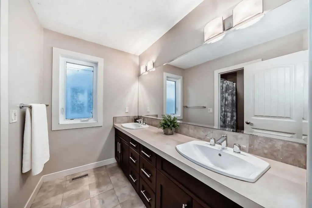 4 Auburn Sound Court SE Calgary AB T3M 0G5