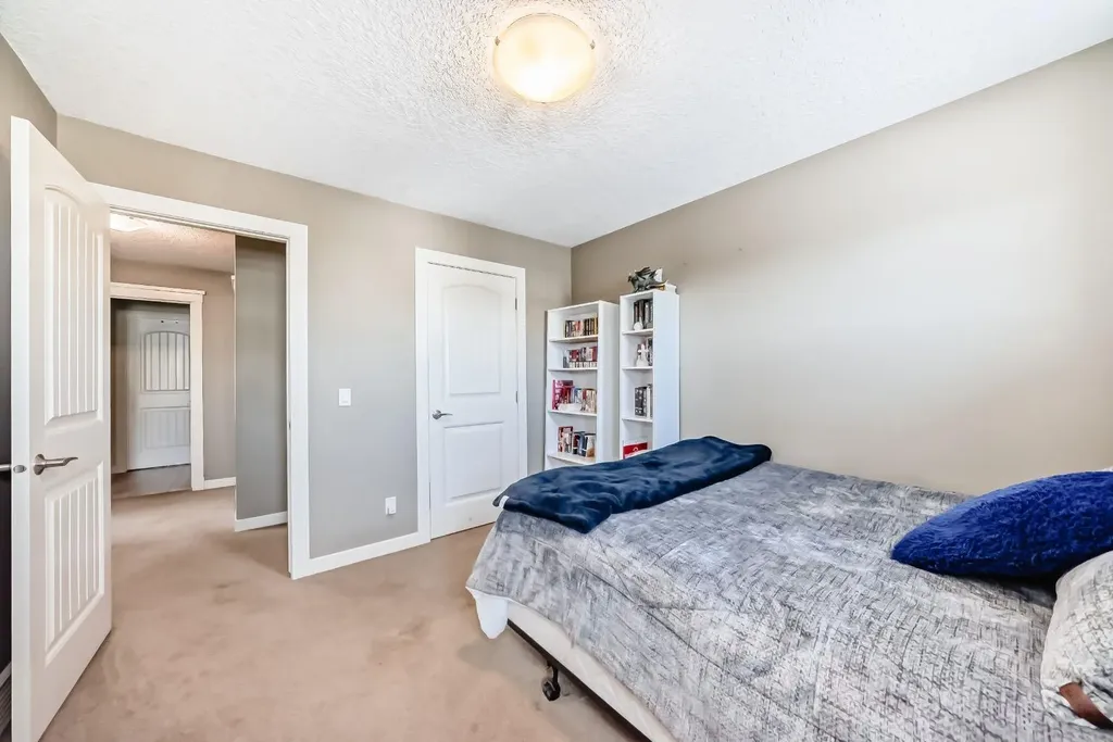 4 Auburn Sound Court SE Calgary AB T3M 0G5