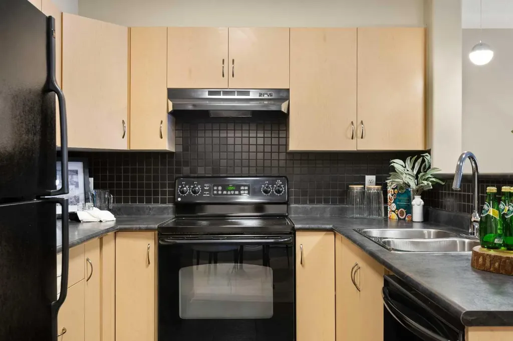 10 Prestwick Bay SE Calgary AB T2Z 0B4
