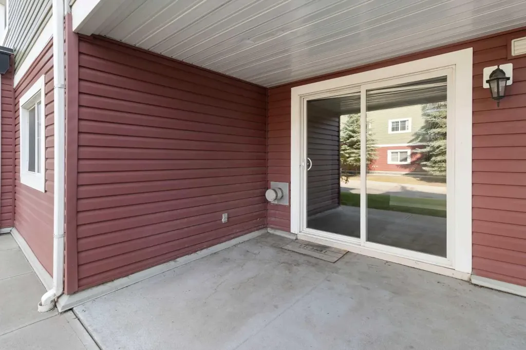 10 Prestwick Bay SE Calgary AB T2Z 0B4