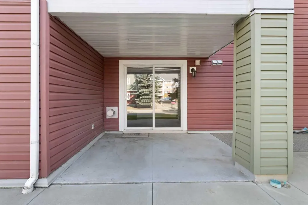 10 Prestwick Bay SE Calgary AB T2Z 0B4