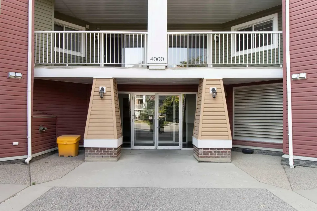 10 Prestwick Bay SE Calgary AB T2Z 0B4