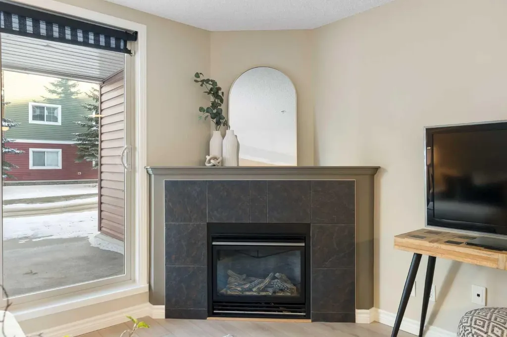 10 Prestwick Bay SE Calgary AB T2Z 0B4