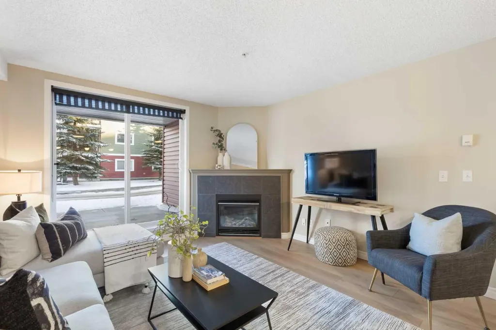 10 Prestwick Bay SE Calgary AB T2Z 0B4