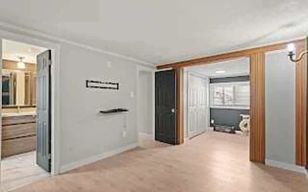 6724 17 Avenue SE Calgary AB T2A 4V5