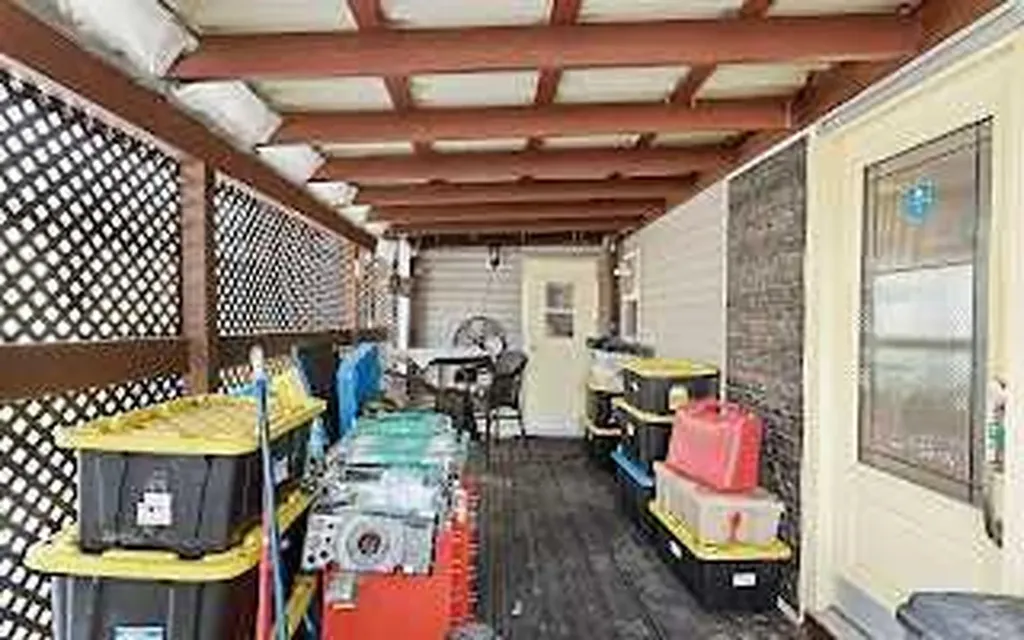 6724 17 Avenue SE Calgary AB T2A 4V5