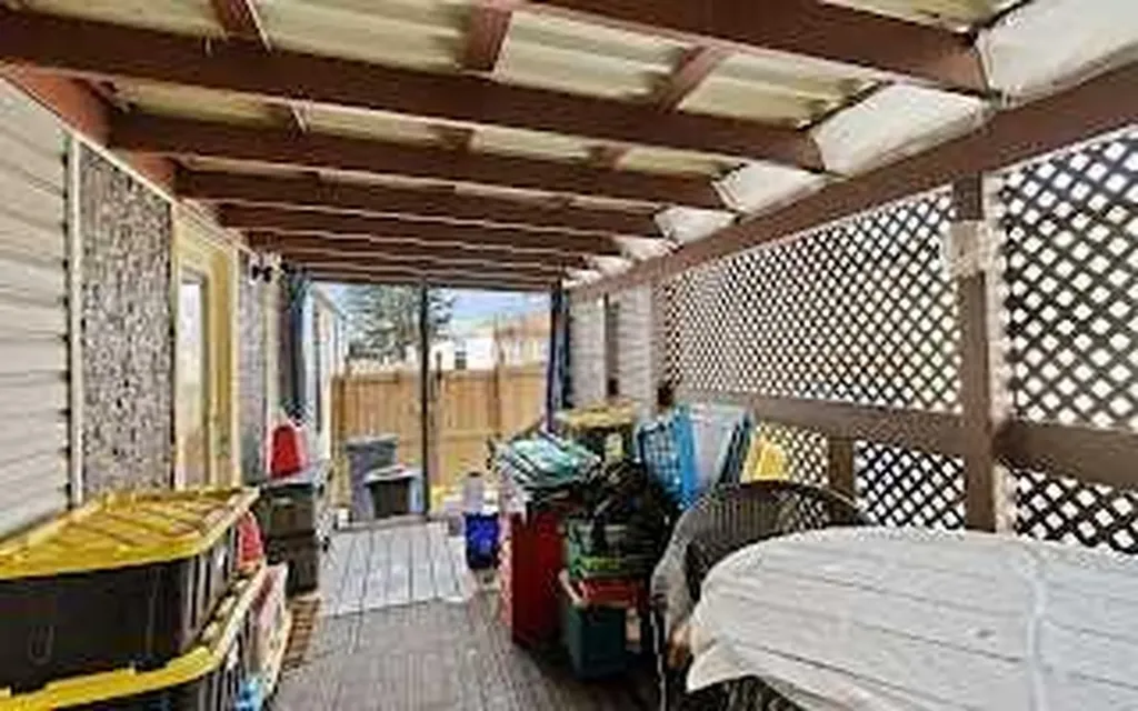 6724 17 Avenue SE Calgary AB T2A 4V5