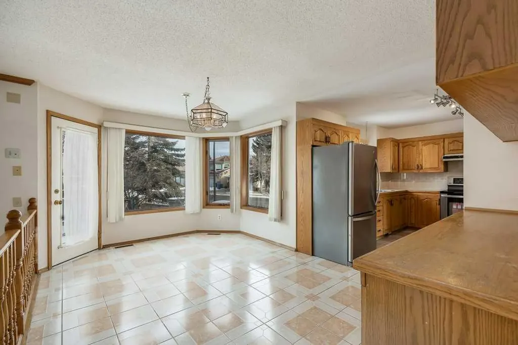 106 Sienna Hills Drive SW Calgary AB T3H 2C8