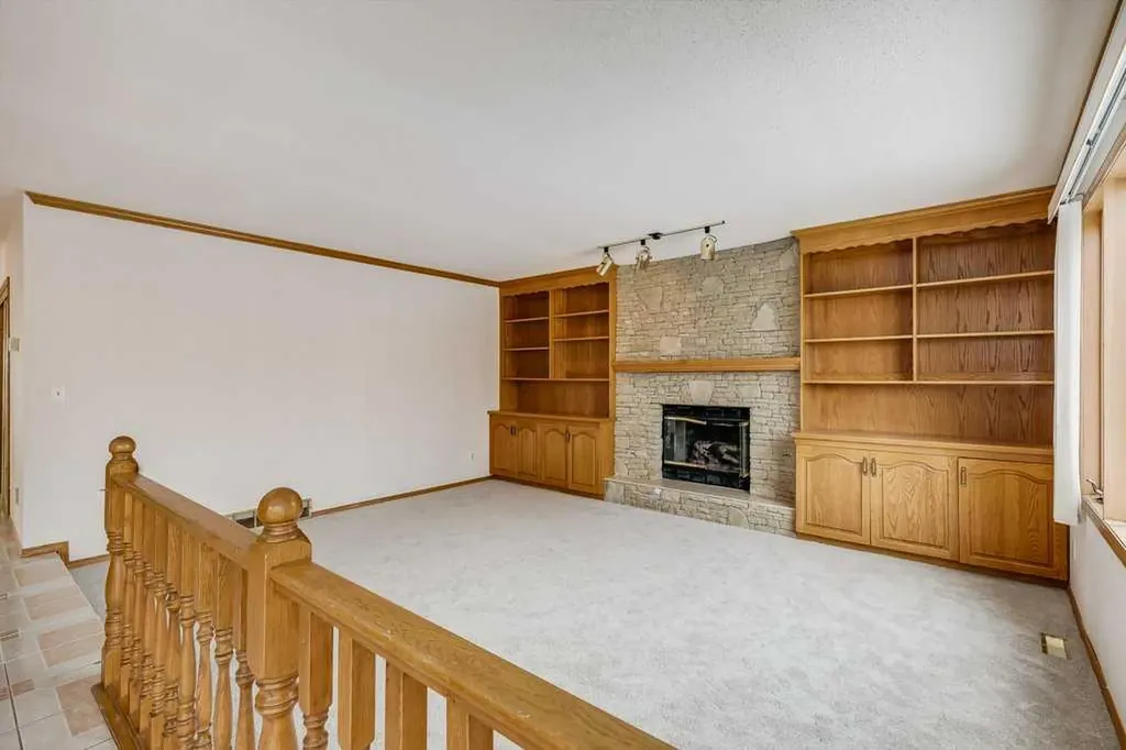 106 Sienna Hills Drive SW Calgary AB T3H 2C8