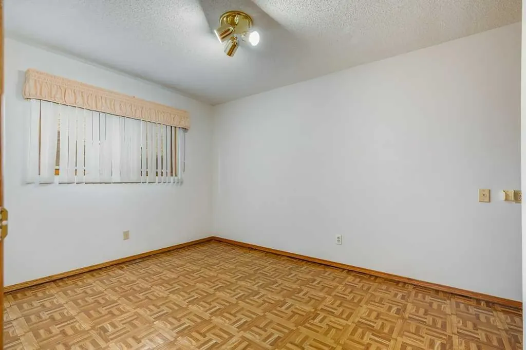 106 Sienna Hills Drive SW Calgary AB T3H 2C8
