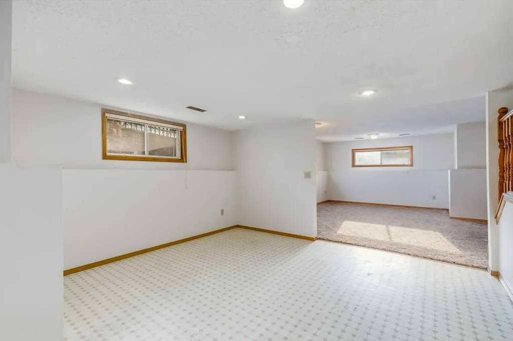 106 Sienna Hills Drive SW Calgary AB T3H 2C8