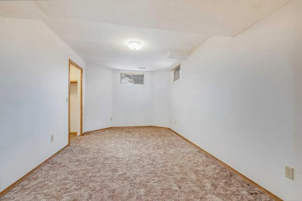 106 Sienna Hills Drive SW Calgary AB T3H 2C8