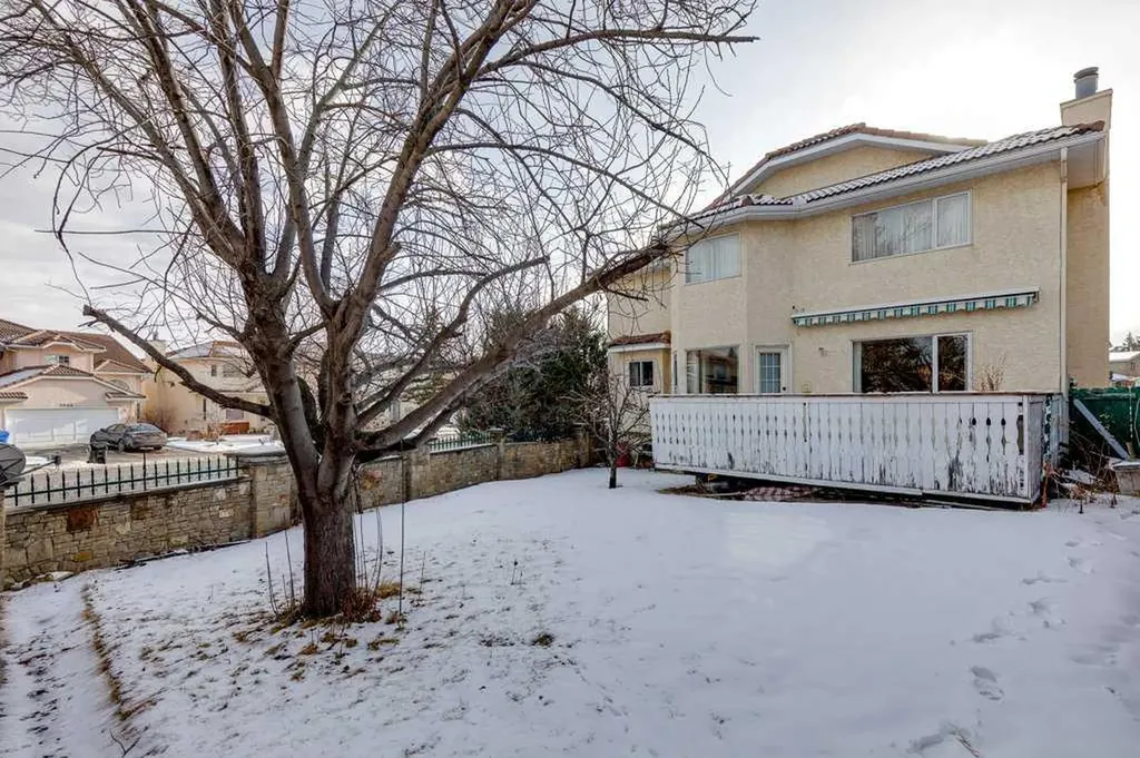 106 Sienna Hills Drive SW Calgary AB T3H 2C8