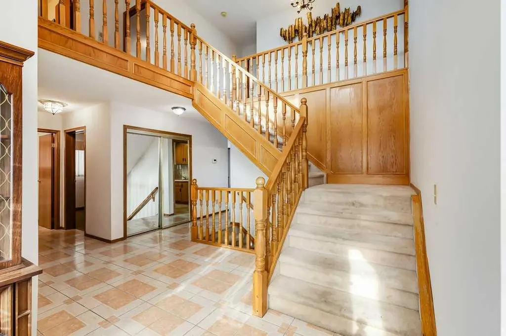 106 Sienna Hills Drive SW Calgary AB T3H 2C8