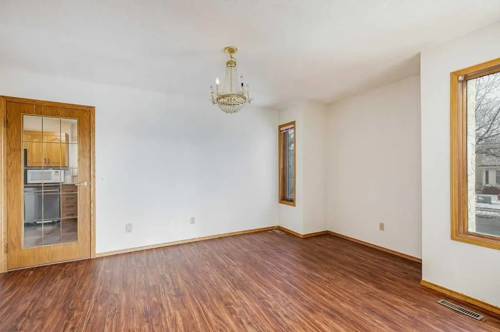 106 Sienna Hills Drive SW Calgary AB T3H 2C8