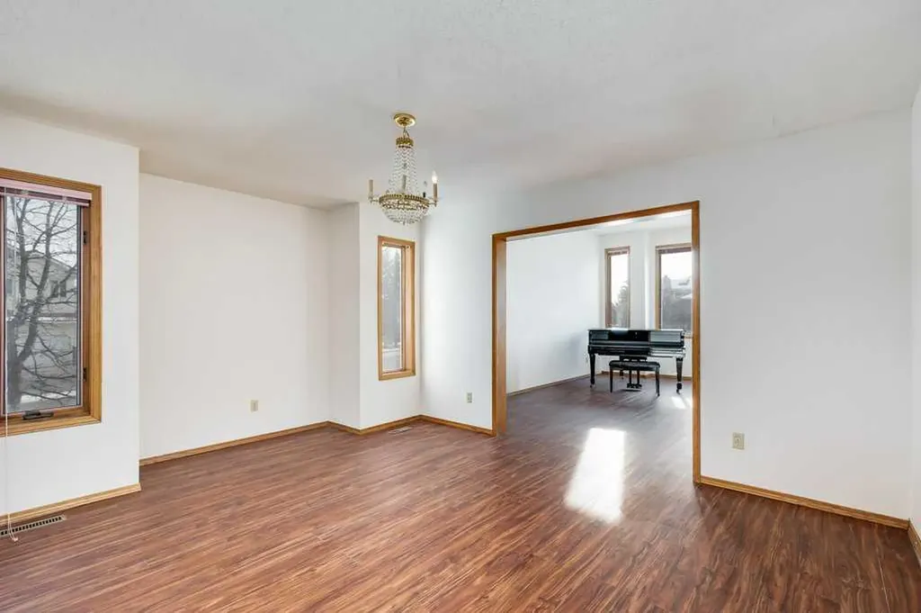 106 Sienna Hills Drive SW Calgary AB T3H 2C8