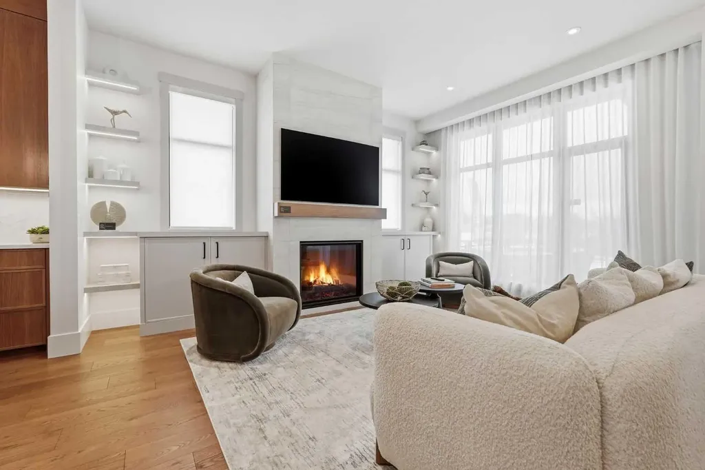 741 Serenity Bend Heritage Pointe AB T1S 3X3