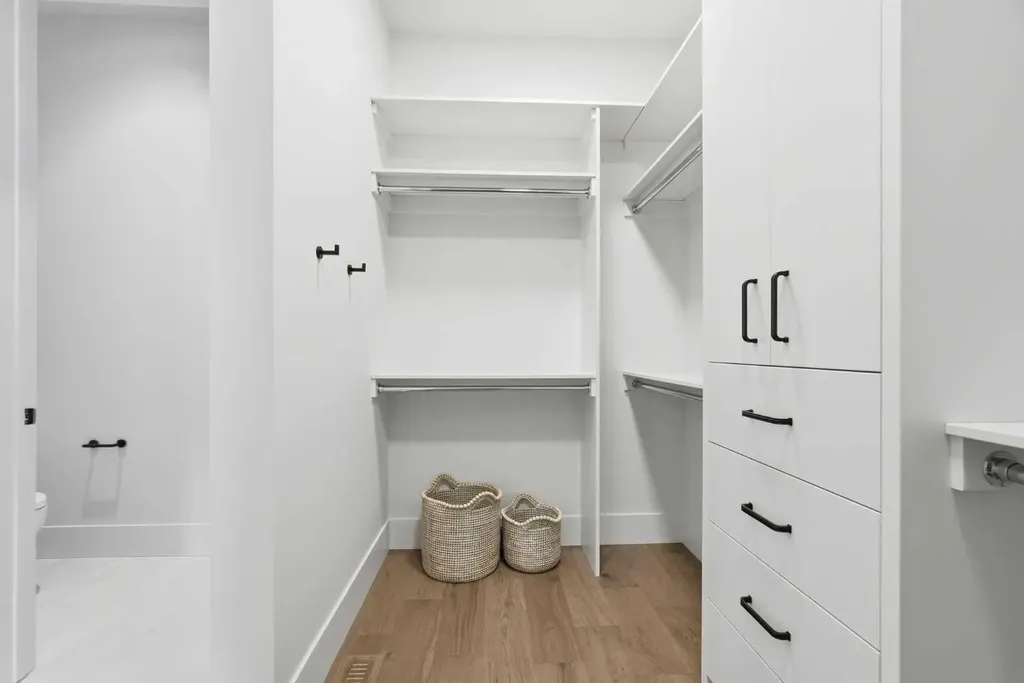741 Serenity Bend Heritage Pointe AB T1S 3X3
