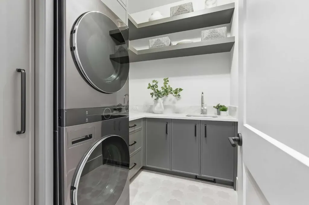 741 Serenity Bend Heritage Pointe AB T1S 3X3