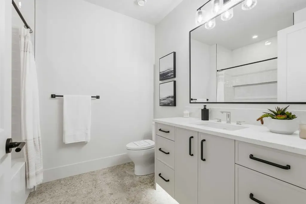 741 Serenity Bend Heritage Pointe AB T1S 3X3