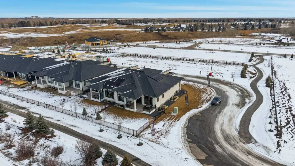 741 Serenity Bend Heritage Pointe AB T1S 3X3