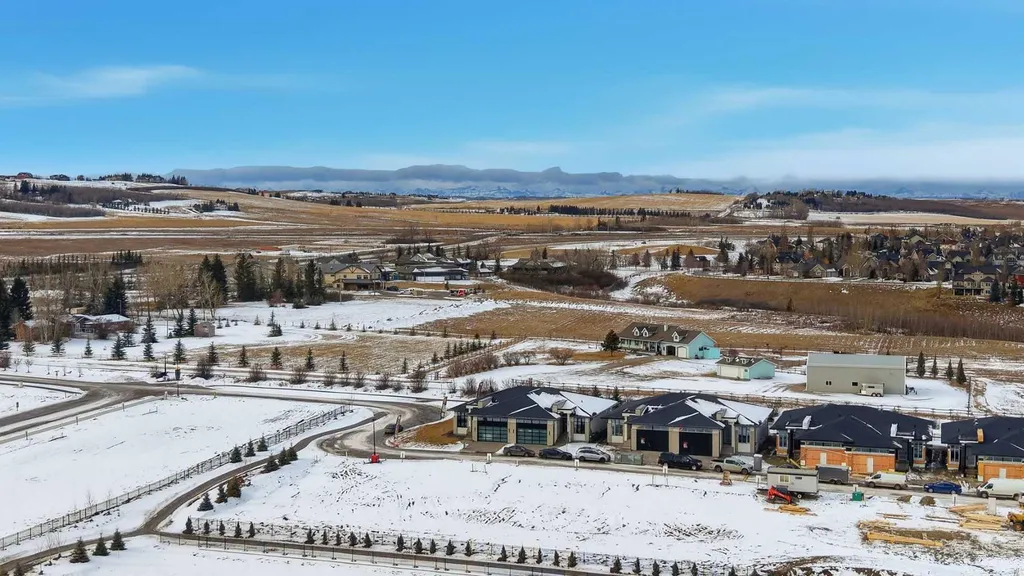 741 Serenity Bend Heritage Pointe AB T1S 3X3