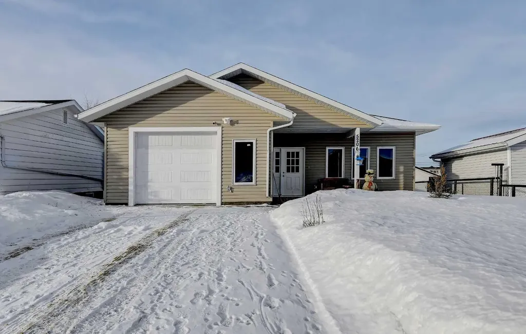 5206 48 Street Valleyview AB T0H 3N0