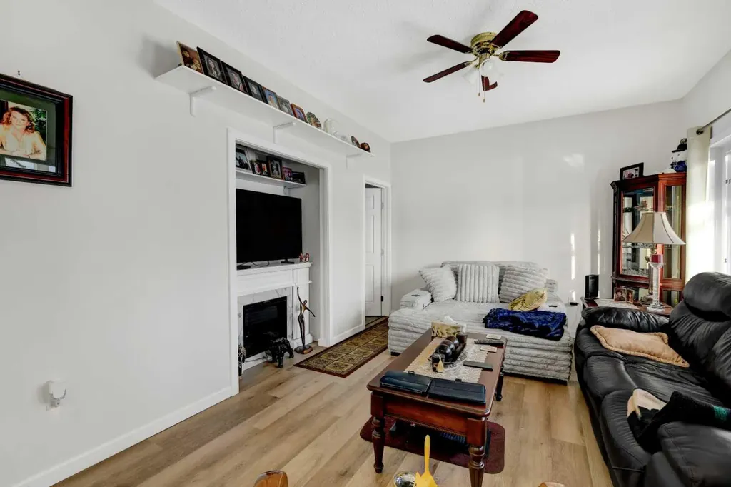 5206 48 Street Valleyview AB T0H 3N0