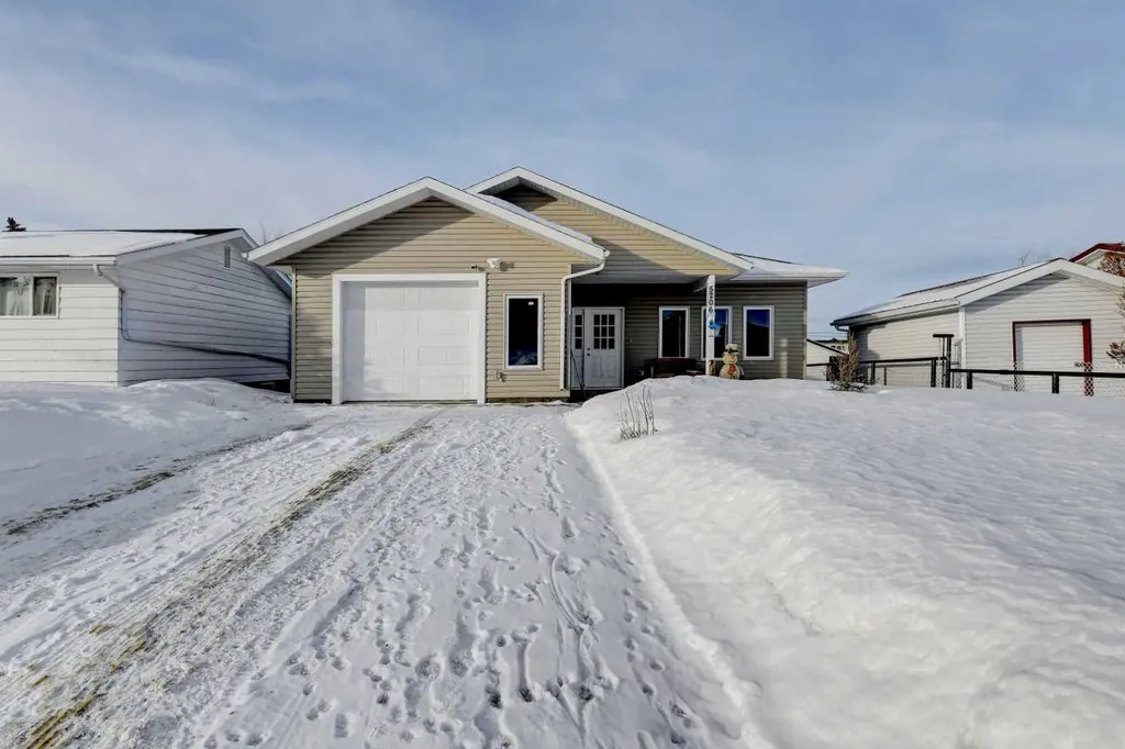 5206 48 Street Valleyview AB T0H 3N0