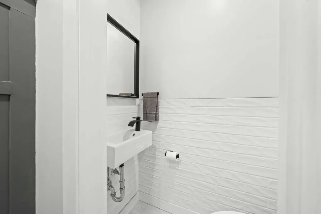 51 Hunters Crescent Okotoks AB T1S1M2