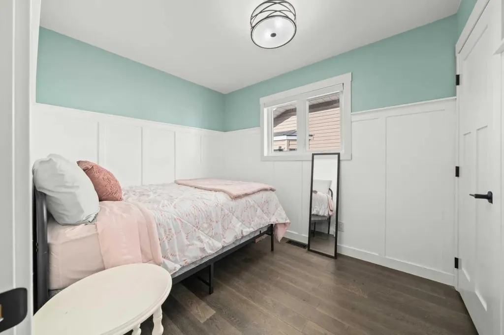 51 Hunters Crescent Okotoks AB T1S1M2