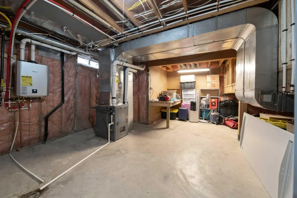 51 Hunters Crescent Okotoks AB T1S1M2