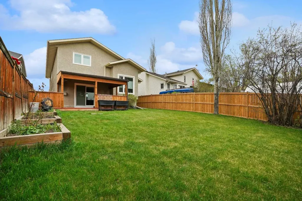51 Hunters Crescent Okotoks AB T1S1M2