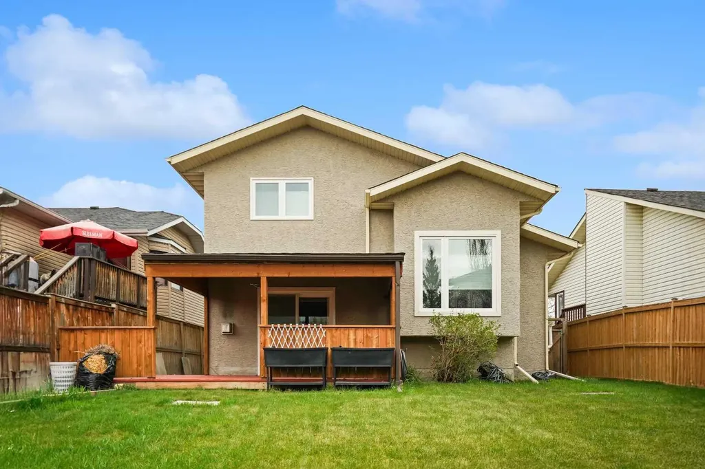 51 Hunters Crescent Okotoks AB T1S1M2