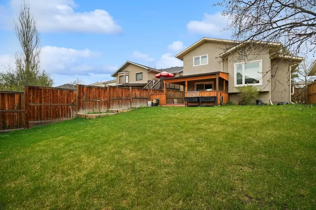 51 Hunters Crescent Okotoks AB T1S1M2