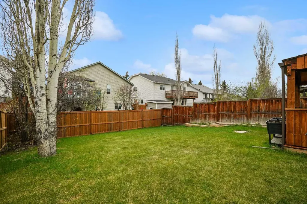 51 Hunters Crescent Okotoks AB T1S1M2