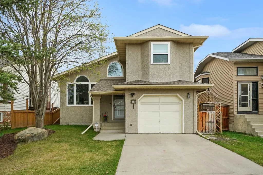 51 Hunters Crescent Okotoks AB T1S1M2