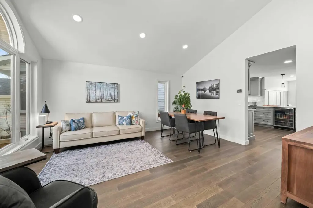 51 Hunters Crescent Okotoks AB T1S1M2