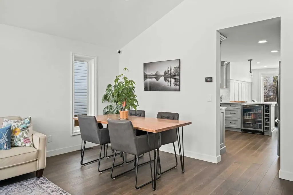 51 Hunters Crescent Okotoks AB T1S1M2