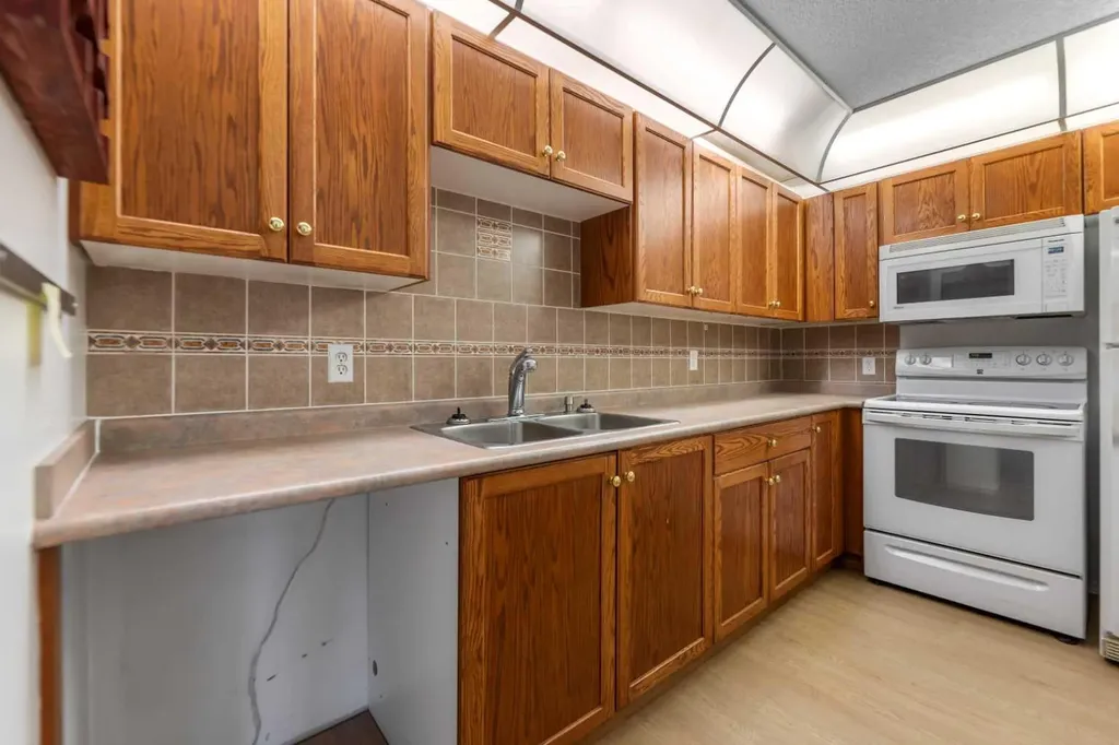 6224 17 Avenue SE Calgary AB T2A 7X8