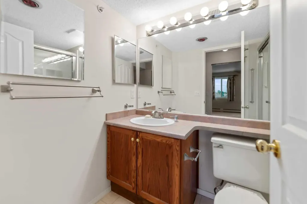 6224 17 Avenue SE Calgary AB T2A 7X8