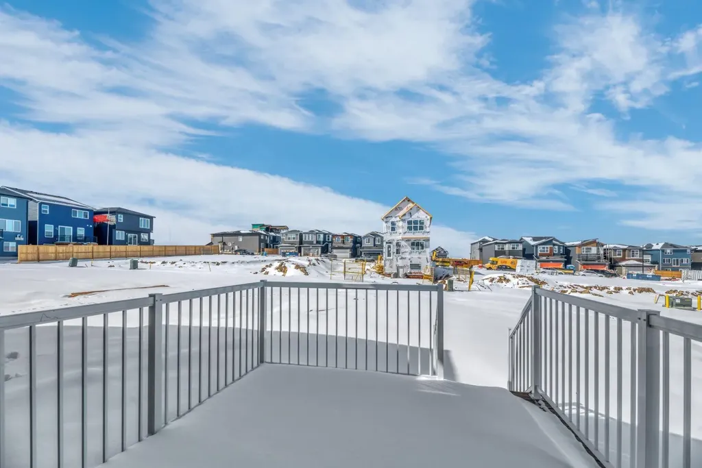 247 Annette Villas NW Calgary AB T3R 2K5