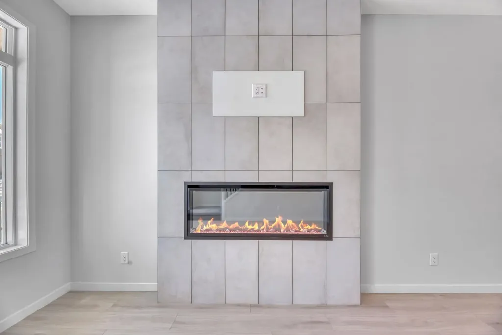 247 Annette Villas NW Calgary AB T3R 2K5