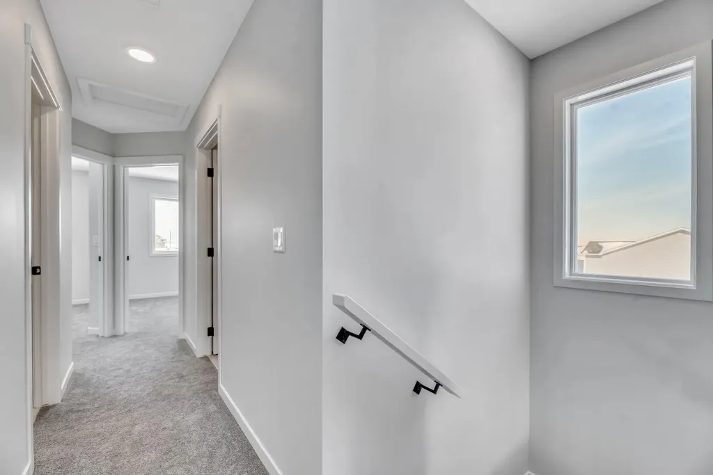 247 Annette Villas NW Calgary AB T3R 2K5