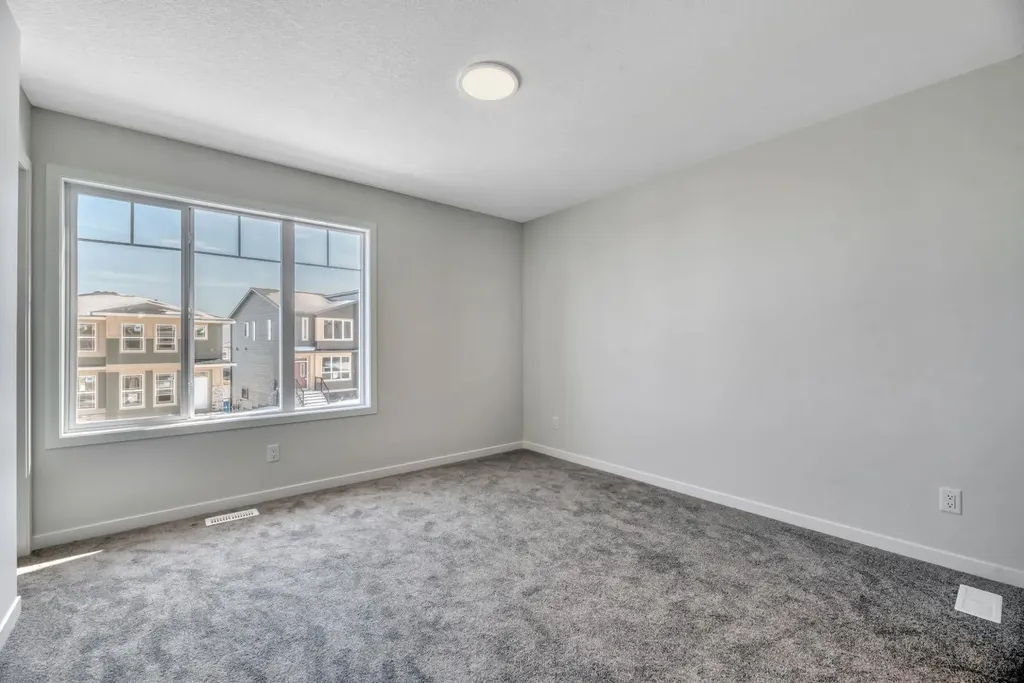 247 Annette Villas NW Calgary AB T3R 2K5