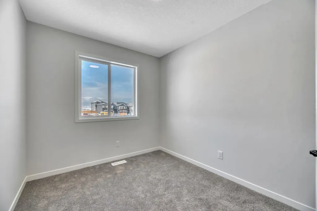 247 Annette Villas NW Calgary AB T3R 2K5
