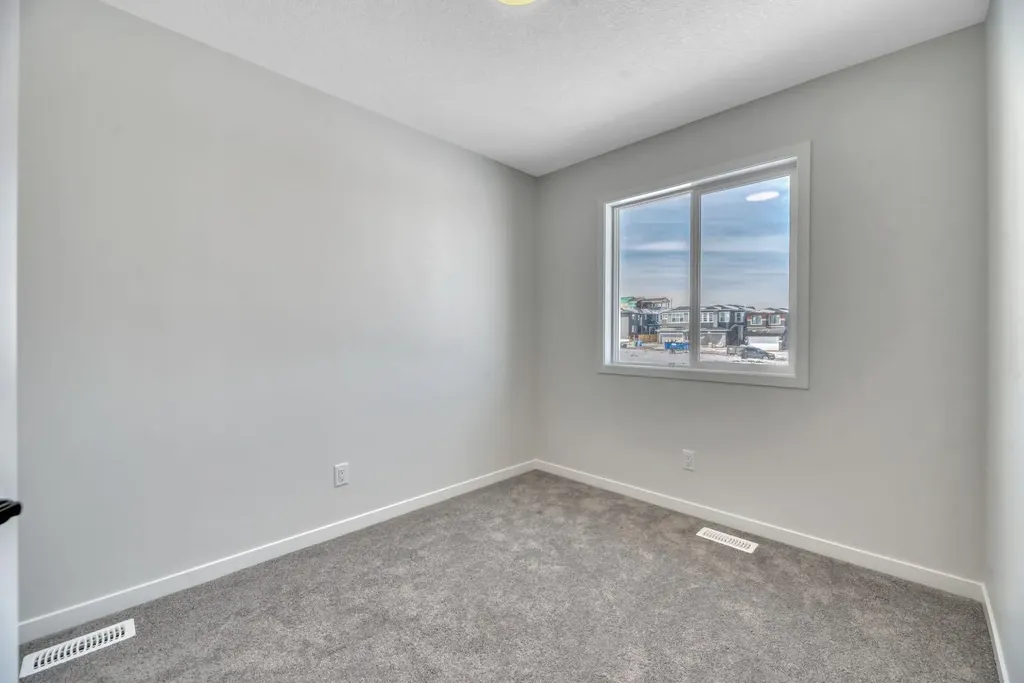 247 Annette Villas NW Calgary AB T3R 2K5