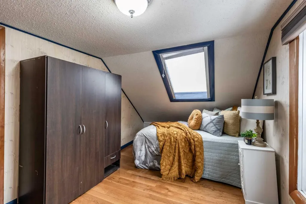 176 1 Street SW Medicine Hat AB T1A3Y9