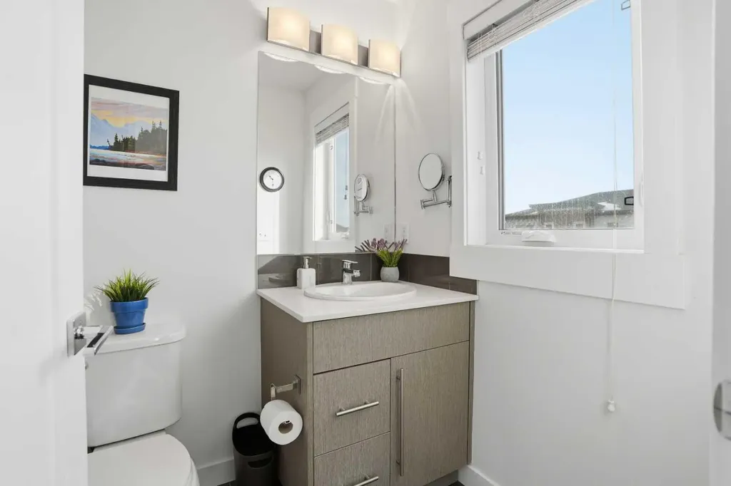 111 Rainbow Falls Gate Chestermere AB T1X 0Z4