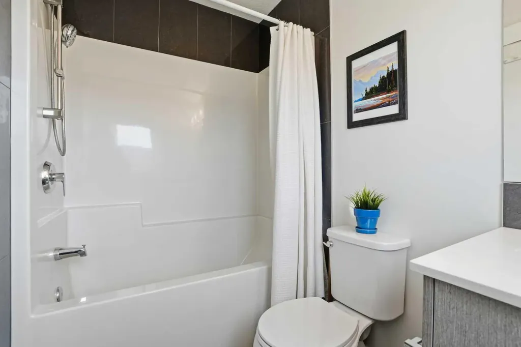 111 Rainbow Falls Gate Chestermere AB T1X 0Z4